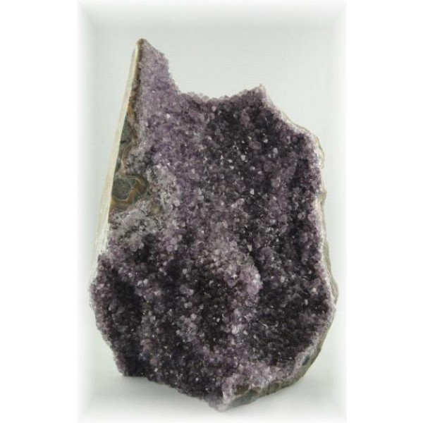Amethyst auf Holzsockel